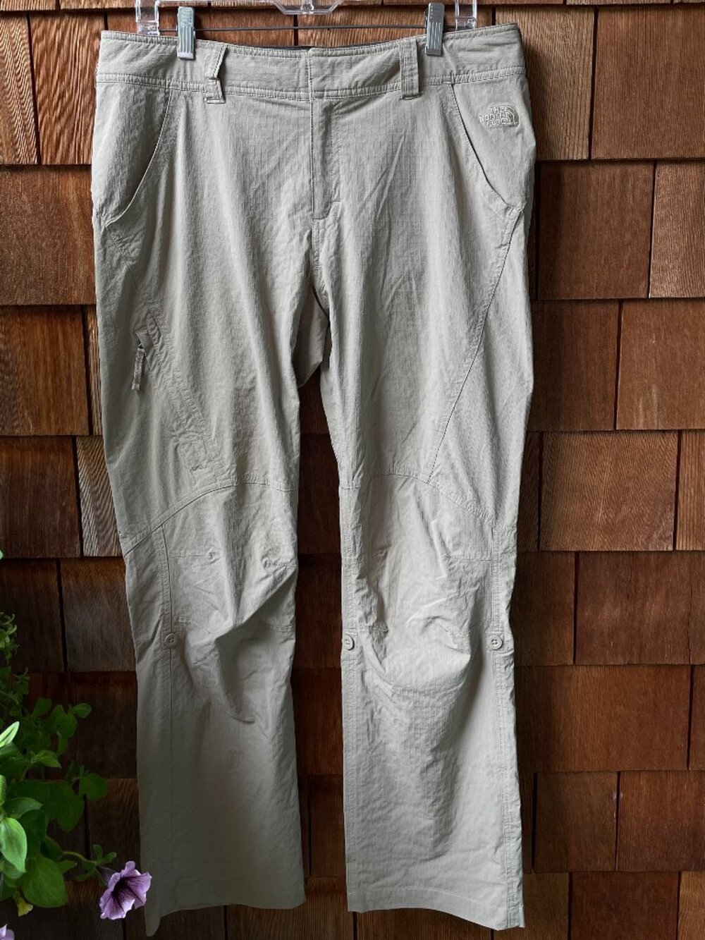 EUC The North Face Tan Nylon Quick Drying Roll Up Hiking Pants in Women's 14